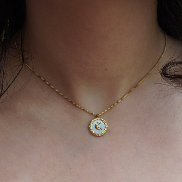 Luna pendant π