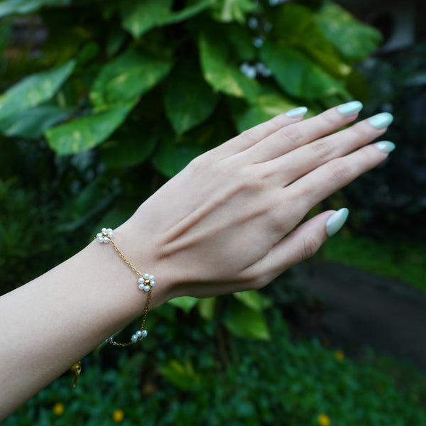 Daisy bracelet 🌼