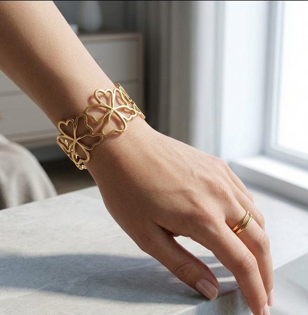Holly cuff 🌺